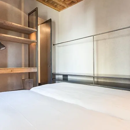 Loophouse Spanish Steps *