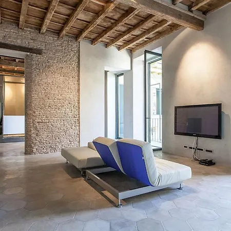Loophouse Spanish Steps Apartment *